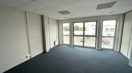A LOUER BUREAUX MODULABLES 46M2 AU COEUR DE LA TECHNOPOLE DU FUTUROSCOPE (POITIERS NORD) - Offre immobilière - Arthur Loyd
