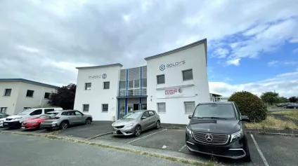 À LOUER  BUREAUX MODULABLES DE 87M2 - TECHNOPOLE DU FUTUROSCOPE (POITIERS NORD) - Offre immobilière - Arthur Loyd