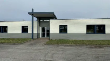 VENDRENNE  ENSEMBLE DE BUREAUX AVEC TERRAIN CONSTRUCTIBLE À LA VENTE - Offre immobilière - Arthur Loyd