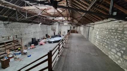 ENTREPOT DE 507 M2 - CENTRE VILLE DE NIORT - Offre immobilière - Arthur Loyd