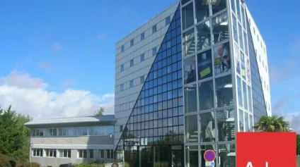 A LOUER DES BUREAUX AUX CHASSNEUIL-DU-POITOU À FUTUROSCOPE DE 89 M² - Offre immobilière - Arthur Loyd