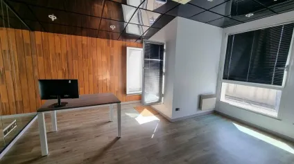 À louer  Bureaux 120 m² avec terrasse  Centre-ville de La Roche-sur-Yon - Offre immobilière - Arthur Loyd
