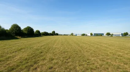 TERRAIN A VENDRE - PROCHE DE NIORT/ AUTOROUTE A10 - Offre immobilière - Arthur Loyd