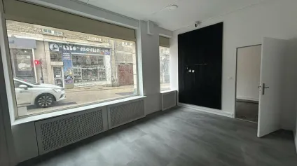 BUREAUX COMMERCIAUX À VENDRE AVEC FORTE VISIBILITÉ  CENTRE-VILLE DE POITIERS - 105m² - Offre immobilière - Arthur Loyd