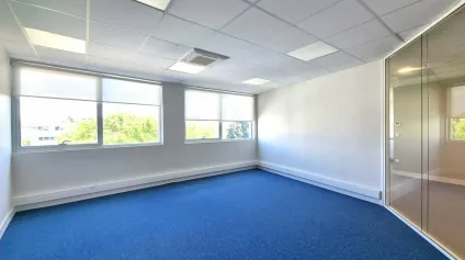 POITIERS SAINT BENOIT - BUREAUX NEUFS A ACHETER SECTEUR POLYCLINIQUE - 184,5m² - Offre immobilière - Arthur Loyd