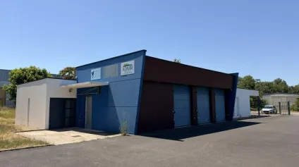 A VENDRE IMMEUBLE INDÉPENDANT DE BUREAUX AVEC UNE PARTIE DE STOCKAGE EN TRES BON ETAT - Offre immobilière - Arthur Loyd