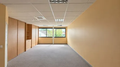 PLATEAU DE BUREAUX EN TRES BON ETAT À LOUER 236M²  POITIERS SUD  AVENUE DU 8 MAI 1945 - Offre immobilière - Arthur Loyd