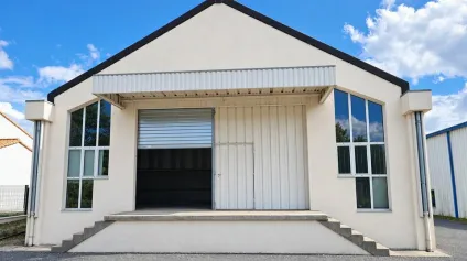 Local de stockage 70 m² avec quai poids lourds au nord de Poitiers - Offre immobilière - Arthur Loyd
