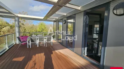 BEAUCOUZE bâtiment indépendant de bureaux de 460 m² avec terrasse à louer - Offre immobilière - Arthur Loyd
