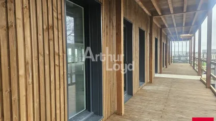 BEAUCOUZE plateau de bureaux de 218 m² environ à louer au deuxième étage - Offre immobilière - Arthur Loyd