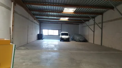 AVRILLÉ LOCAL D'ACTIVITÉ 280 m² A LOUER - Offre immobilière - Arthur Loyd
