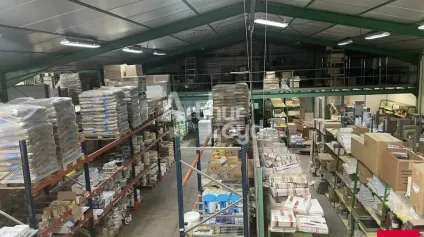 SAUMUR LOCAL D'ACTIVITÉ 930 M² A VENDRE - Offre immobilière - Arthur Loyd