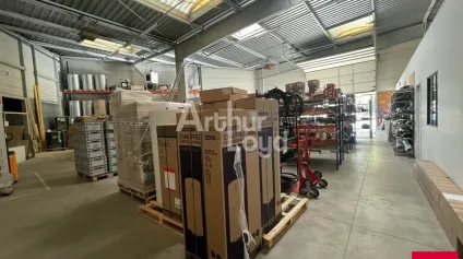 ZI ÉCOUFLANT LOCAL D'ACTIVITÉ 600 M² A LOUER - Offre immobilière - Arthur Loyd