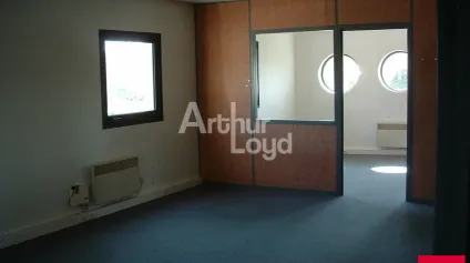 VENDOME PROCHE GARE TGV - VENTE OU LOCATION BUREAUX 135 M2 - EN RDC - Offre immobilière - Arthur Loyd