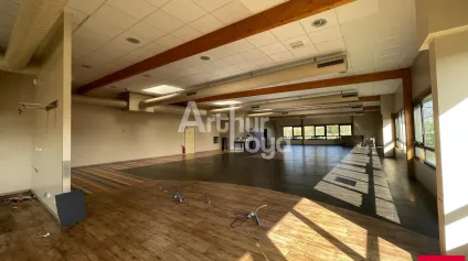 LA CHAUSSEE SAINT VICTOR - LOCATION BUREAUX DE 650 M² - ACCES A10 - Offre immobilière - Arthur Loyd