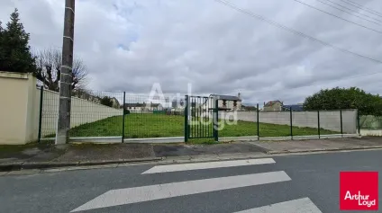 ISSOUDUN - A VENDRE TERRAIN 1 693m² - 2116 - Offre immobilière - Arthur Loyd