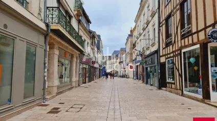 VENDÔME - LOCATION LOCAL COMMERCIAL DE 358,08 M² - HYPERCENTRE - Offre immobilière - Arthur Loyd