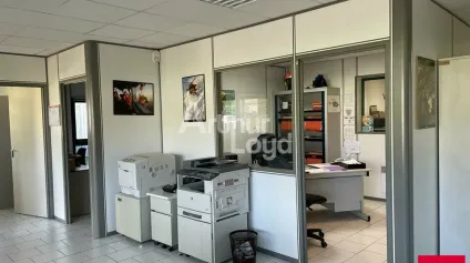 MONT PRÈS CHAMBORD - VENTE BUREAUX/ACTIVITÉ DE 459 M² - Offre immobilière - Arthur Loyd