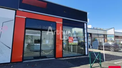 CHATEAUROUX / ST MAUR CAP SUD - A LOUER - LOCAL COMMERCIAL de 400 m² - Offre immobilière - Arthur Loyd