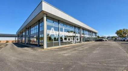 À LOUER : PLATEAU DE BUREAUX EN REZ DE CHAUSSÉE DE 405 M² - PATIO - PARKINGS - ZI SUD - Offre immobilière - Arthur Loyd