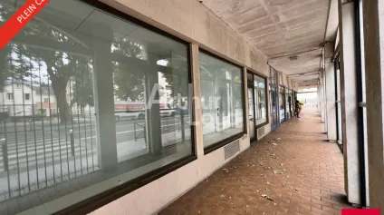 RENNES CENTRE VILLE - LOCAL COMMERCIAL A LOUER - 216 m² - Offre immobilière - Arthur Loyd