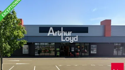 EMPLACEMENT PREMIUM - LOCAL COMMERCIAL - A LOUER - 815m² - Offre immobilière - Arthur Loyd