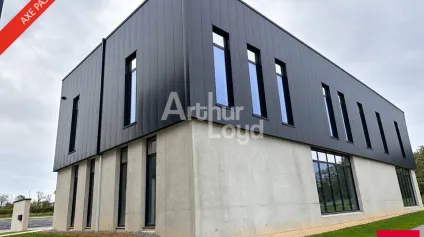 VITRE - COMMERCE PIED D'IMMEUBLE ET BUREAUX A LOUER - Offre immobilière - Arthur Loyd