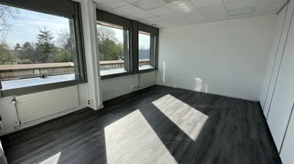 BUREAUX D'ENVIRON 100m2 REIMS FARMAN - Offre immobilière - Arthur Loyd