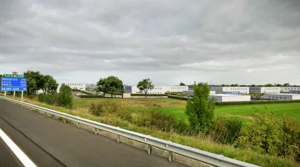 TERRAINS VIABILISÉS A BATIR EN ZONE ACTIVITÉ - CORMONTREUIL - Offre immobilière - Arthur Loyd