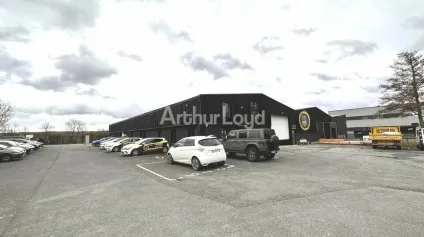 A vendre - Local d'activité de 1306m2 avec bureaux climatisés à REIMS - Offre immobilière - Arthur Loyd
