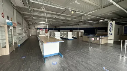 Cellule commerciale 457 m2 Grand Parc - Offre immobilière - Arthur Loyd