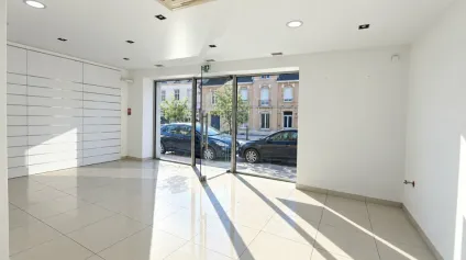 LOCAL COMMERCIAL D'ENVIRON 90M2 À LOUER - AXE PASSANT - Offre immobilière - Arthur Loyd