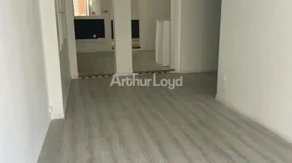 HYPER CENTRE DE REIMS - LOCAL COMMERCIAL DE 55m2 - DISPONIBLE IMMEDIATEMENT - Offre immobilière - Arthur Loyd