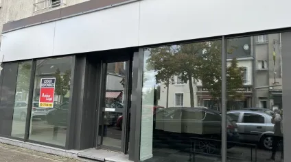 SAINT PIERRE DES CORPS BUREAUX A VENDRE 70 M² AXE TRAVERSANT ET PARKINGS - Offre immobilière - Arthur Loyd