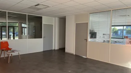 TOURS SUD EST LES YVAUDIERES BUREAUX A LOUER DE 287 M² STATIONNEMENT FACILE - Offre immobilière - Arthur Loyd