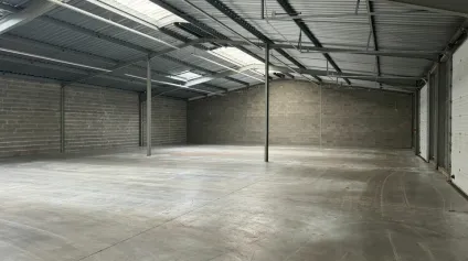 NOTRE DAME D'OE LOCAL D'ACTIVITE A LOUER A VENDRE 1320 M² - Offre immobilière - Arthur Loyd