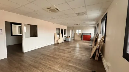 SAINT AVERTIN BUREAUX A LOUER 195 M² EN SORTIE D'AUTOROUTE - Offre immobilière - Arthur Loyd