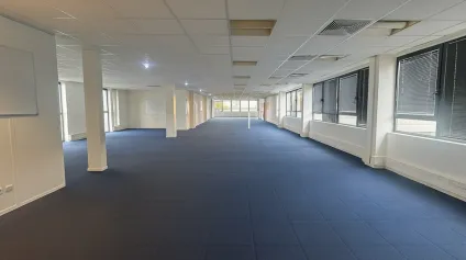 TOURS NORD L'AERONEF BUREAUX A LOUER DE 467 M² POSSIBILITE PARKIINGS D910 ECHANGEUR A10 - Offre immobilière - Arthur Loyd