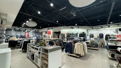 TOURS NORD CENTRE COMMERCIAL LA PETITE ARCHE COMMERCE A VENDRE 173 M² - Offre immobilière - Arthur Loyd