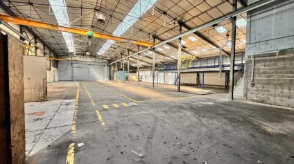 SAINT-PIERRE-DES-CORPS LES YVAUDIERES BATIMENT D'ACTIVITES A VENDRE DE 2 325 M² - Offre immobilière - Arthur Loyd