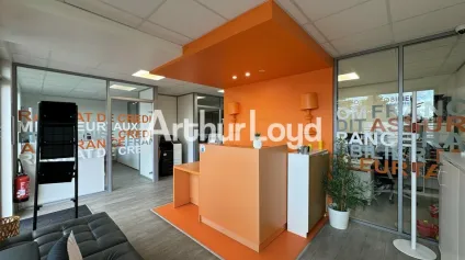 CHAMBRAY LES TOURS COMMERCE A LOUER 89 M² 4 BUREAUX ET SALLE DE REUNION - Offre immobilière - Arthur Loyd