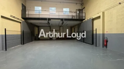 LA VILLE-AUX-DAMES LES FOUGEROLLES LOCAL D'ACTIVITES A LOUER DE 206 M² 3 PARKINGS - Offre immobilière - Arthur Loyd