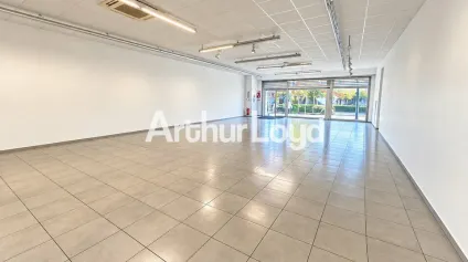 CHAMBRAY-LES-TOURS LES AUBUIS JEAN PERRIN LOCAL A LOUER DE 388 M² IDEAL BTOB - Offre immobilière - Arthur Loyd