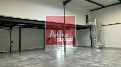 AUXERRE  Venoy : Locaux d'activité neufs divisibles avec bureaux  Parc visible A6, livraison immédiate - Offre immobilière - Arthur Loyd