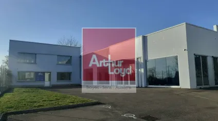 Emplacement Premium en entrée de Rocade! Bureaux et stockage à la vente ou location - Offre immobilière - Arthur Loyd