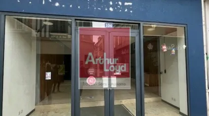 SENS - Local commercial de 100m2 au centre ville - Offre immobilière - Arthur Loyd