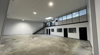 A louer - Local d'activité 405m2 sur zone commerciale attractive - Offre immobilière - Arthur Loyd
