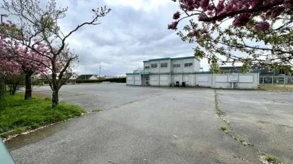 A LOUER - PÉRIPHÉRIE DU HAVRE - TERRE PLEIN 2829 m2 - Offre immobilière - Arthur Loyd