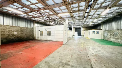  EXCLUSIVITÉ NOUVELLE OFFRE - A LOUER LOCAUX D'ACTIVITÉ DE 383 m2 ZONE INDUSTRIELLE ET PORTUAIRE DU HAVRE - Offre immobilière - Arthur Loyd
