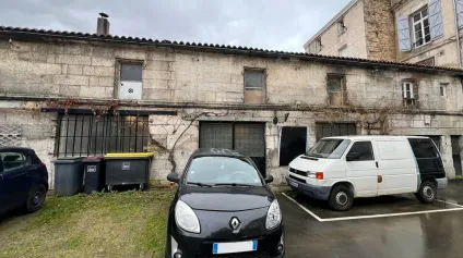 Bâtiment artisanal loué à vendre quartier L'Houmeau à ANGOULEME - Offre immobilière - Arthur Loyd
